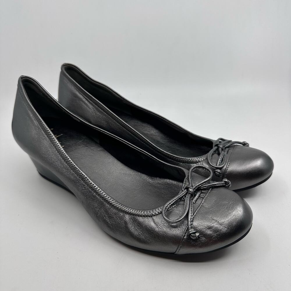 Cole Haan Nike Air Pumps Metallic Silver/Gray Womens Size 9 Work Office Formals